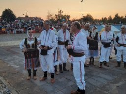 "ZAJEČARSKI FOLKLORNI MOZAIK" NA POPOVOJ PLAŽI